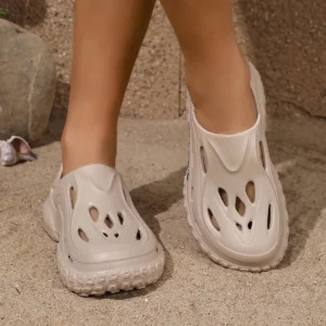 Summer Men's Slippers Hole Shoes 2025 New Casual Soft Bottom Beach Shoes Men's Shoes Outdoor Non-slip Sandals for Men
