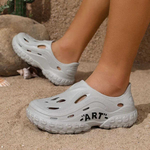 Summer Men's Slippers Hole Shoes 2025 New Casual Soft Bottom Beach Shoes Men's Shoes Outdoor Non-slip Sandals for Men - Image 2